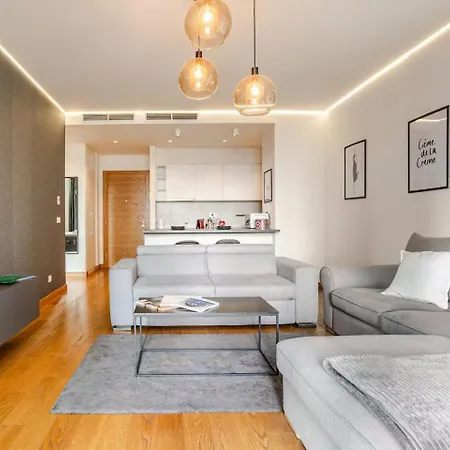 Waterfront Luxury Pool & Gym *