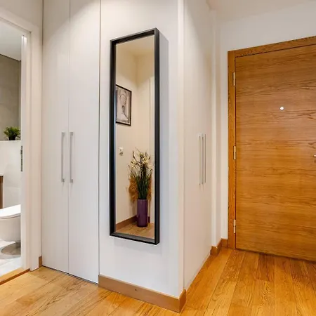 Waterfront Luxury Pool & Gym بلغراد