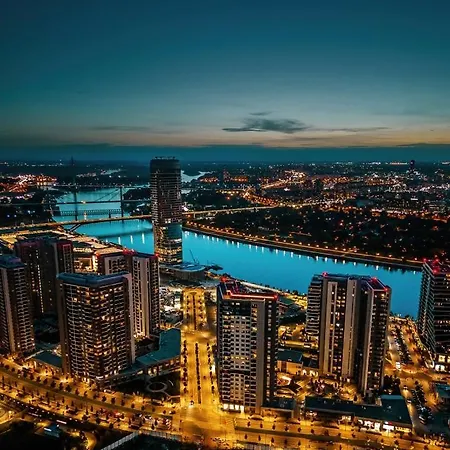 Waterfront Luxury Pool & Gym